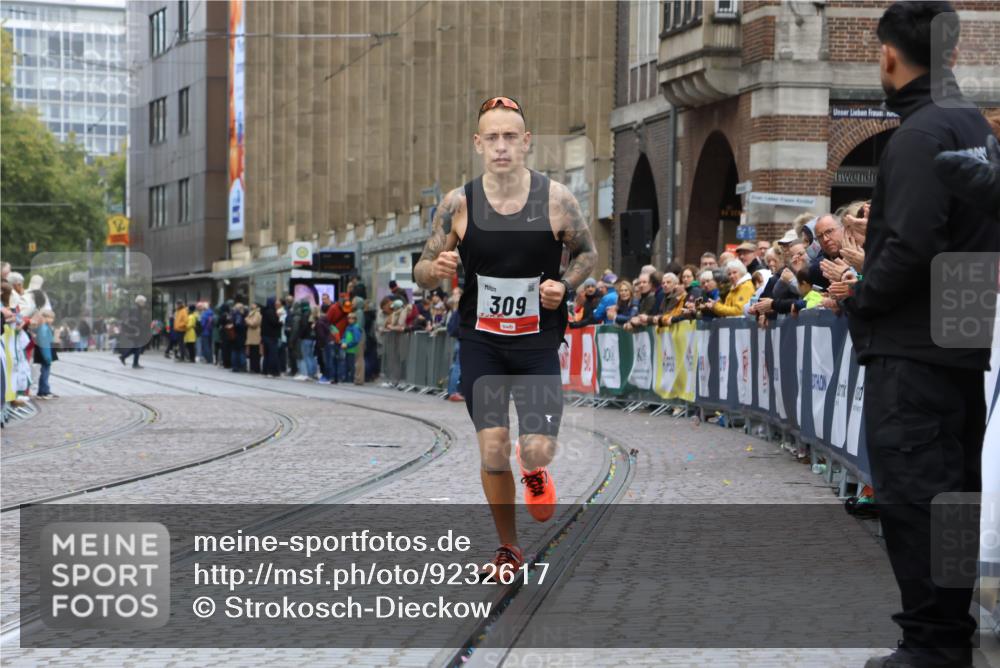 05.10.2025 - 20. swb-Marathon Bremen Strokosch-Dieckow http://msf.ph/oto/9232617 05.10.2025 12:32:35 Ziel 309 meine-sportfotos.de