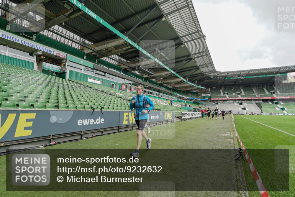 05.10.2025 - 20. swb-Marathon Bremen Michael Burmester http://msf.ph/oto/9232632 05.10.2025 12:53:57 Laufen im Stadion 53, 89, 250, 368, 458, 496, 507, 524, 756, 869, 950, 1009, 1020, 1164, 1165, 1428, 1460, 1489, 1517, 1538, 1608, 1656, 1690, 1729, 1736, 1868, 1873, 1943, 2030, 2050, 2250, 2288, 2871, 3363, 3553, 3913, 4294, 4611, 5024, 5425, 5571, 5576, 5944, 6244, 6348, 6359, 6806, 7232, 7255, 7408, 7508, 7617, 7835, 7905, 8499, 8511, 8611, 8709, 248, 832, 1667, 2075, 4132, 4729, 5169, 5579, 6492, 8238, 8462 meine-sportfotos.de
