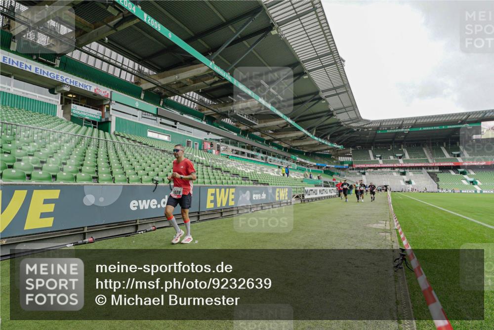 05.10.2025 - 20. swb-Marathon Bremen Michael Burmester http://msf.ph/oto/9232639 05.10.2025 12:53:58 Laufen im Stadion 53, 89, 250, 368, 458, 496, 507, 524, 756, 869, 950, 1009, 1020, 1164, 1165, 1428, 1460, 1489, 1517, 1538, 1608, 1656, 1690, 1729, 1736, 1868, 1873, 1943, 2030, 2050, 2250, 2288, 2841, 2871, 3212, 3363, 3553, 3913, 4294, 4611, 5024, 5425, 5571, 5576, 5944, 6244, 6348, 6359, 6806, 7232, 7255, 7408, 7508, 7617, 7835, 7905, 8499, 8511, 8611, 8709, 248, 832, 1667, 2075, 4132, 4729, 5169, 5579, 6492, 8238, 8462 meine-sportfotos.de