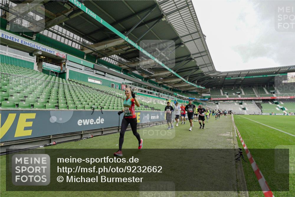 05.10.2025 - 20. swb-Marathon Bremen Michael Burmester http://msf.ph/oto/9232662 05.10.2025 12:54:03 Laufen im Stadion 53, 89, 132, 250, 368, 458, 496, 507, 524, 756, 869, 950, 1009, 1020, 1164, 1165, 1428, 1460, 1489, 1517, 1538, 1608, 1656, 1690, 1729, 1736, 1868, 1873, 1943, 1976, 2030, 2050, 2250, 2288, 2573, 2841, 2871, 3212, 3363, 3913, 4294, 4611, 5022, 5024, 5206, 5425, 5571, 5576, 5944, 5978, 6244, 6348, 6359, 6583, 6806, 7232, 7255, 7279, 7508, 7617, 7835, 7905, 8499, 8511, 8611, 8709, 248, 1667, 3553, 4729, 5579, 6492, 7408, 8238, 8462 meine-sportfotos.de