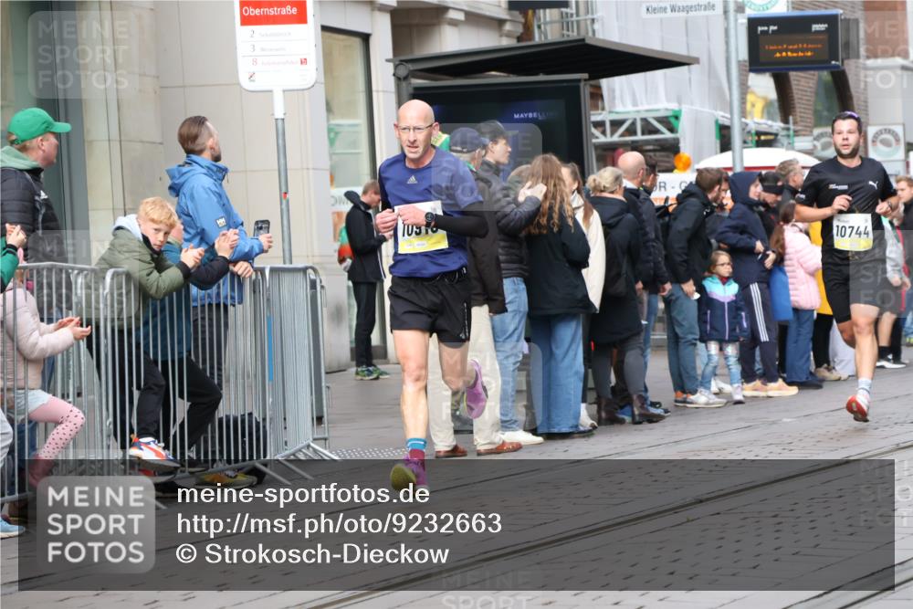05.10.2025 - 20. swb-Marathon Bremen Strokosch-Dieckow http://msf.ph/oto/9232663 05.10.2025 10:41:10 Ziel 10744, 10910, 11086, 11701, 10744, 10910, 11086, 11701 meine-sportfotos.de