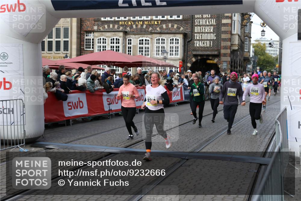 05.10.2025 - 20. swb-Marathon Bremen Yannick Fuchs http://msf.ph/oto/9232666 05.10.2025 11:03:25 Ziel 9246, 9325, 10142, 10405, 10471, 10926, 11390, 11467, 11502, 11508, 11509 meine-sportfotos.de