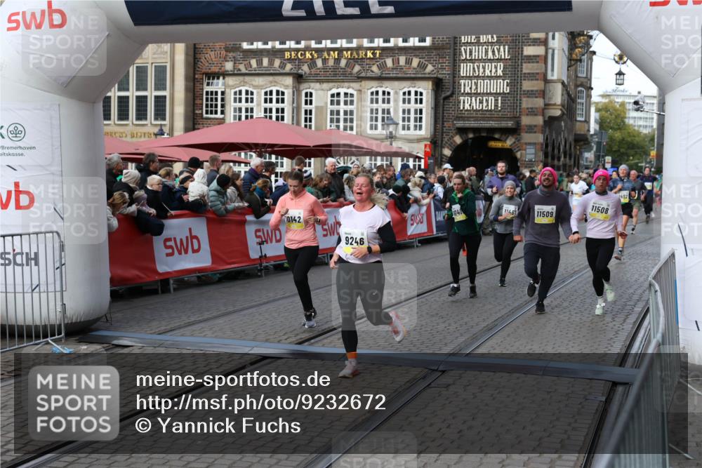 05.10.2025 - 20. swb-Marathon Bremen Yannick Fuchs http://msf.ph/oto/9232672 05.10.2025 11:03:25 Ziel 9246, 9325, 10142, 10405, 10471, 10926, 11390, 11467, 11502, 11508, 11509 meine-sportfotos.de