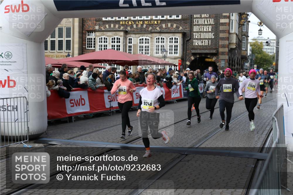 05.10.2025 - 20. swb-Marathon Bremen Yannick Fuchs http://msf.ph/oto/9232683 05.10.2025 11:03:25 Ziel 9246, 9325, 10142, 10405, 10471, 10926, 11390, 11467, 11502, 11508, 11509 meine-sportfotos.de