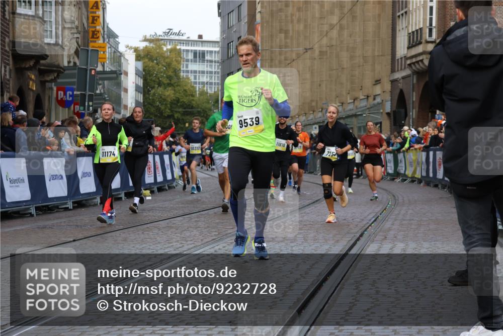 05.10.2025 - 20. swb-Marathon Bremen Strokosch-Dieckow http://msf.ph/oto/9232728 05.10.2025 10:53:20 Ziel 7193, 7251, 9263, 9539, 9717, 9868, 9956, 9957, 10057, 10302, 10317, 10335, 10655, 10806, 10993, 11174, 11175, 11510, 11616, 11716 meine-sportfotos.de
