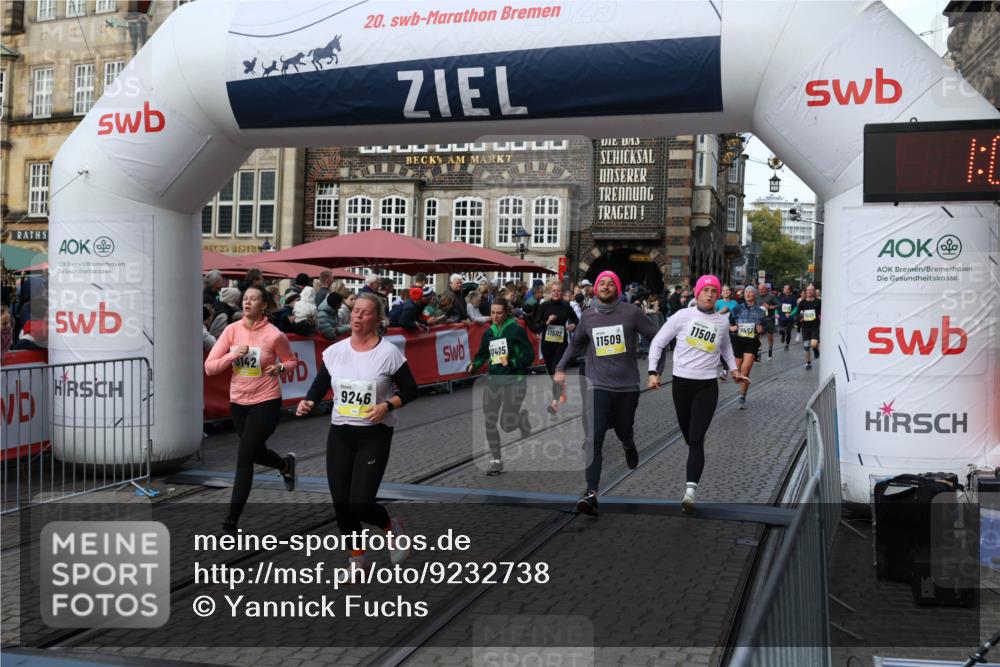 05.10.2025 - 20. swb-Marathon Bremen Yannick Fuchs http://msf.ph/oto/9232738 05.10.2025 11:03:26 Ziel 9246, 9325, 10142, 10405, 10471, 10926, 11124, 11390, 11467, 11502, 11508, 11509 meine-sportfotos.de