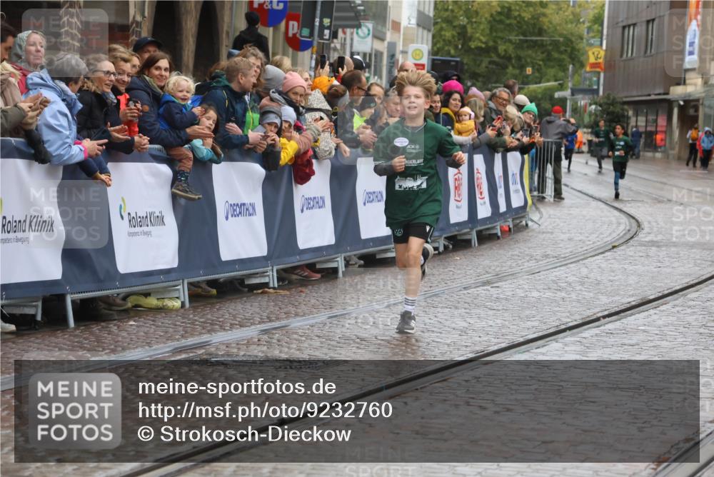 05.10.2025 - 20. swb-Marathon Bremen Strokosch-Dieckow http://msf.ph/oto/9232760 05.10.2025 15:18:01 Ziel 213 meine-sportfotos.de