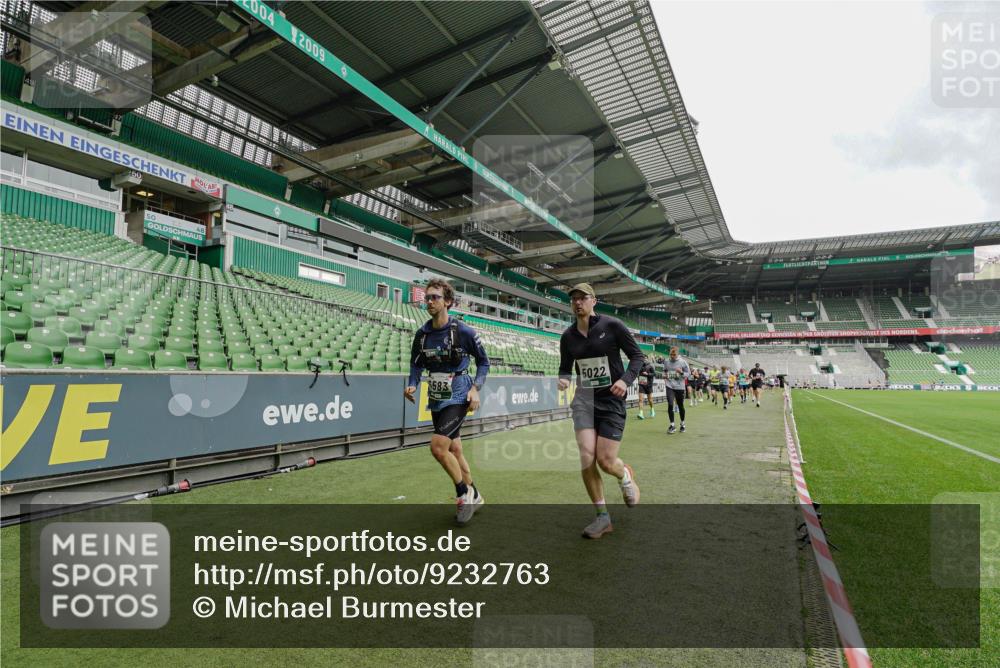 05.10.2025 - 20. swb-Marathon Bremen Michael Burmester http://msf.ph/oto/9232763 05.10.2025 12:54:17 Laufen im Stadion 53, 89, 132, 250, 289, 368, 458, 496, 504, 507, 524, 756, 950, 1009, 1020, 1165, 1308, 1428, 1460, 1489, 1517, 1543, 1608, 1690, 1729, 1736, 1873, 1896, 1897, 1943, 1976, 2024, 2250, 2274, 2573, 2841, 2871, 3193, 3212, 3224, 3359, 3363, 3436, 3703, 3913, 4595, 4611, 4837, 4949, 4958, 5022, 5024, 5206, 5576, 5666, 5978, 6244, 6348, 6359, 6583, 6683, 6853, 7232, 7279, 7494, 7508, 7814, 7835, 7986, 8511, 8611, 8653, 8737, 869, 1538, 3553, 7255, 7408, 8709 meine-sportfotos.de