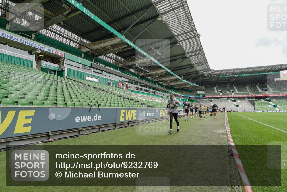 05.10.2025 - 20. swb-Marathon Bremen Michael Burmester http://msf.ph/oto/9232769 05.10.2025 12:54:18 Laufen im Stadion 53, 89, 132, 250, 289, 368, 458, 496, 504, 507, 524, 756, 950, 1009, 1020, 1165, 1308, 1428, 1460, 1489, 1517, 1543, 1608, 1690, 1729, 1736, 1873, 1896, 1897, 1943, 1976, 2024, 2250, 2274, 2573, 2841, 2871, 3193, 3212, 3224, 3359, 3436, 3703, 3913, 4595, 4611, 4837, 4949, 4958, 5022, 5024, 5206, 5576, 5666, 5978, 6244, 6348, 6359, 6583, 6683, 6853, 7232, 7279, 7494, 7508, 7814, 7835, 7986, 8511, 8611, 8653, 8737, 869, 1538, 3553, 7255, 7408, 8709 meine-sportfotos.de