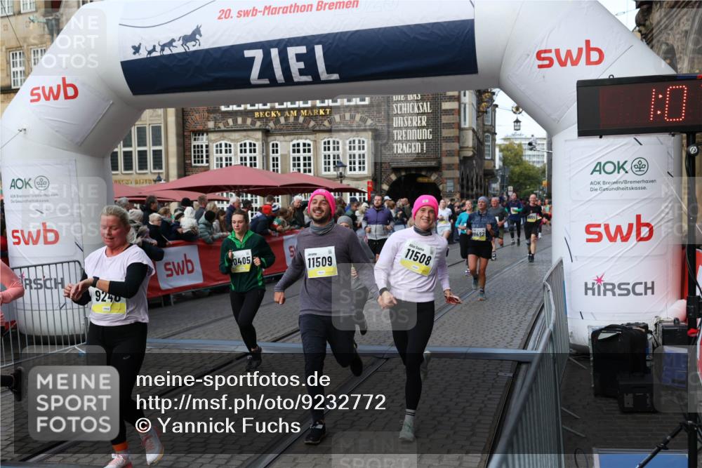 05.10.2025 - 20. swb-Marathon Bremen Yannick Fuchs http://msf.ph/oto/9232772 05.10.2025 11:03:27 Ziel 9225, 9246, 9325, 10142, 10405, 10471, 10926, 10963, 11103, 11124, 11390, 11467, 11502, 11508, 11509 meine-sportfotos.de