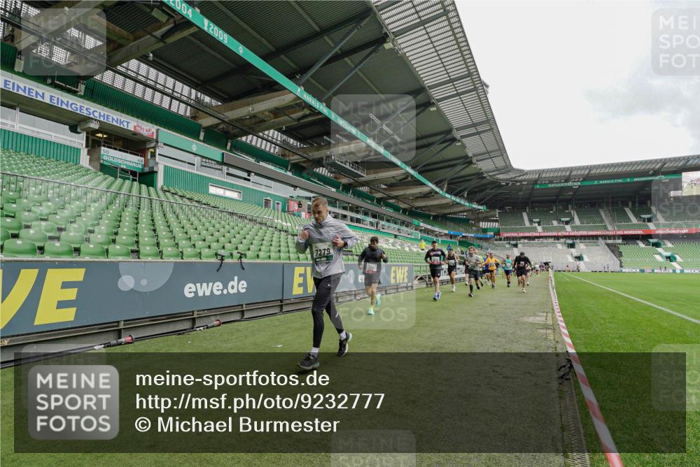 05.10.2025 - 20. swb-Marathon Bremen Michael Burmester http://msf.ph/oto/9232777 05.10.2025 12:54:20 Laufen im Stadion 53, 89, 132, 250, 289, 368, 458, 496, 504, 507, 524, 756, 950, 1020, 1165, 1308, 1428, 1460, 1489, 1517, 1543, 1608, 1690, 1729, 1736, 1873, 1896, 1897, 1943, 1976, 2024, 2250, 2274, 2573, 2841, 2871, 3193, 3212, 3224, 3359, 3436, 3703, 3913, 4595, 4611, 4837, 4949, 4958, 5022, 5024, 5206, 5576, 5666, 5869, 5978, 6244, 6348, 6359, 6583, 6683, 6853, 7232, 7279, 7494, 7508, 7814, 7835, 7928, 7986, 8511, 8611, 8653, 8737, 869, 1538, 3553, 7255, 7408, 8709 meine-sportfotos.de