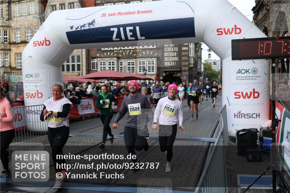 05.10.2025 - 20. swb-Marathon Bremen Yannick Fuchs http://msf.ph/oto/9232787 05.10.2025 11:03:27 Ziel 9225, 9246, 9325, 10142, 10405, 10471, 10926, 10963, 11103, 11124, 11390, 11467, 11502, 11508, 11509 meine-sportfotos.de