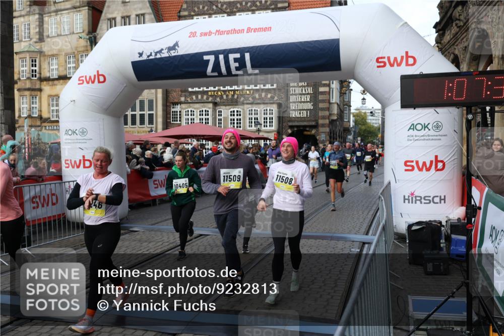 05.10.2025 - 20. swb-Marathon Bremen Yannick Fuchs http://msf.ph/oto/9232813 05.10.2025 11:03:27 Ziel 9225, 9246, 9325, 10142, 10405, 10471, 10926, 10963, 11103, 11124, 11390, 11467, 11502, 11508, 11509 meine-sportfotos.de