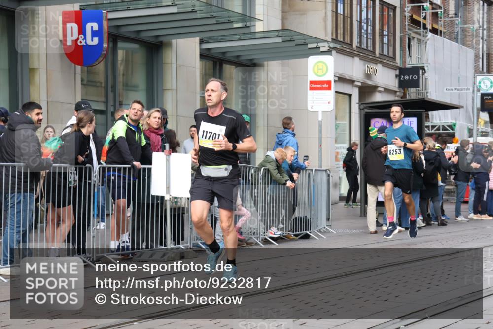 05.10.2025 - 20. swb-Marathon Bremen Strokosch-Dieckow http://msf.ph/oto/9232817 05.10.2025 10:41:28 Ziel 9253, 9884, 10104, 10155, 10691, 10880, 11581, 11701, 11710, 9253, 9884, 10104, 10155, 10691, 10880, 11581, 11701, 11710 meine-sportfotos.de