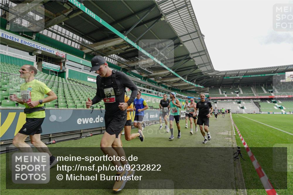 05.10.2025 - 20. swb-Marathon Bremen Michael Burmester http://msf.ph/oto/9232822 05.10.2025 12:54:25 Laufen im Stadion 53, 89, 132, 250, 289, 368, 458, 496, 504, 507, 524, 756, 950, 1020, 1165, 1308, 1428, 1460, 1489, 1517, 1543, 1608, 1690, 1729, 1736, 1873, 1896, 1897, 1943, 1976, 2024, 2180, 2274, 2573, 2767, 2841, 2871, 3193, 3212, 3224, 3359, 3436, 3703, 3913, 4595, 4611, 4837, 4949, 4958, 5022, 5024, 5206, 5452, 5576, 5666, 5869, 5978, 6244, 6348, 6359, 6583, 6683, 6853, 7232, 7279, 7494, 7508, 7814, 7835, 7928, 7986, 8511, 8611, 8653, 8737, 869, 7255 meine-sportfotos.de