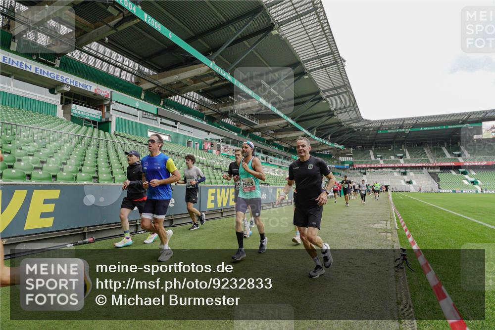 05.10.2025 - 20. swb-Marathon Bremen Michael Burmester http://msf.ph/oto/9232833 05.10.2025 12:54:26 Laufen im Stadion 53, 89, 132, 250, 289, 368, 458, 496, 504, 507, 524, 756, 950, 1020, 1165, 1308, 1428, 1460, 1489, 1517, 1543, 1608, 1690, 1729, 1736, 1873, 1896, 1897, 1943, 1976, 2024, 2180, 2274, 2573, 2767, 2841, 2871, 3193, 3212, 3224, 3359, 3436, 3703, 3913, 4595, 4611, 4837, 4949, 4958, 5022, 5024, 5206, 5452, 5576, 5666, 5869, 5978, 6244, 6348, 6359, 6583, 6683, 6853, 7232, 7279, 7494, 7508, 7814, 7835, 7928, 7986, 8511, 8611, 8642, 8653, 8737 meine-sportfotos.de