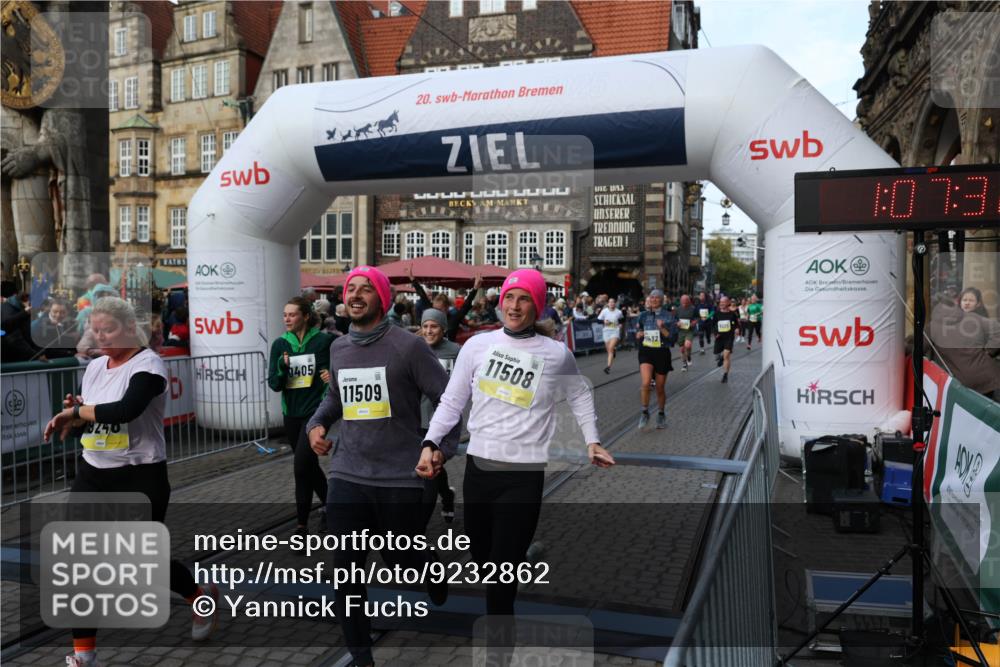 05.10.2025 - 20. swb-Marathon Bremen Yannick Fuchs http://msf.ph/oto/9232862 05.10.2025 11:03:28 Ziel 9224, 9225, 9246, 9325, 10142, 10405, 10963, 11103, 11124, 11390, 11467, 11502, 11508, 11509 meine-sportfotos.de