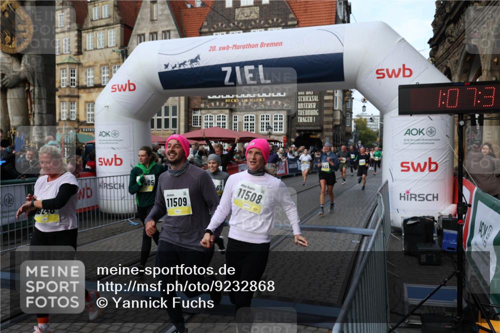 05.10.2025 - 20. swb-Marathon Bremen Yannick Fuchs http://msf.ph/oto/9232868 05.10.2025 11:03:28 Ziel 9224, 9225, 9246, 9325, 10142, 10405, 10963, 11103, 11124, 11390, 11467, 11502, 11508, 11509 meine-sportfotos.de