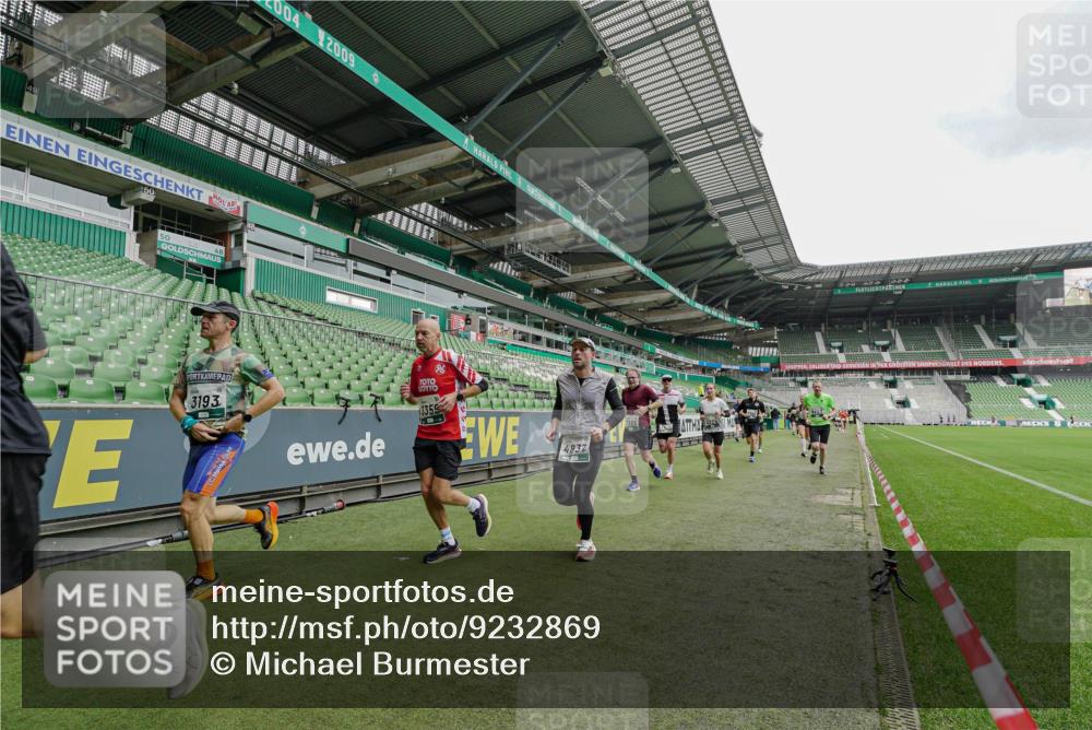 05.10.2025 - 20. swb-Marathon Bremen Michael Burmester http://msf.ph/oto/9232869 05.10.2025 12:54:30 Laufen im Stadion 53, 82, 89, 104, 132, 250, 289, 368, 417, 458, 496, 504, 507, 524, 756, 950, 1165, 1308, 1460, 1474, 1483, 1489, 1517, 1543, 1608, 1690, 1721, 1729, 1736, 1873, 1896, 1897, 1976, 2024, 2180, 2265, 2274, 2573, 2767, 2841, 3069, 3193, 3212, 3224, 3359, 3436, 3531, 3703, 3848, 3913, 4257, 4595, 4611, 4837, 4949, 4958, 5022, 5024, 5206, 5452, 5576, 5666, 5869, 5978, 6244, 6348, 6359, 6583, 6683, 6853, 7232, 7279, 7494, 7508, 7814, 7928, 7986, 8511, 8611, 8642, 8653, 8737, 89, 368 meine-sportfotos.de