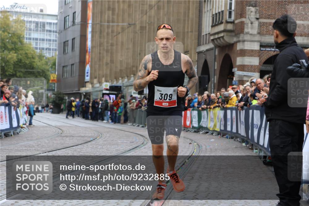 05.10.2025 - 20. swb-Marathon Bremen Strokosch-Dieckow http://msf.ph/oto/9232885 05.10.2025 12:32:35 Ziel 309 meine-sportfotos.de