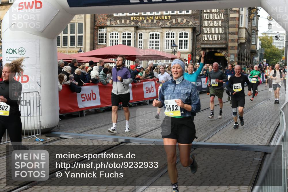 05.10.2025 - 20. swb-Marathon Bremen Yannick Fuchs http://msf.ph/oto/9232933 05.10.2025 11:03:30 Ziel 7776, 9224, 9225, 9246, 9308, 9325, 10142, 10405, 10446, 10963, 10995, 11103, 11124, 11236, 11467, 11502, 11508, 11509 meine-sportfotos.de