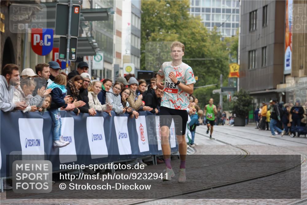 05.10.2025 - 20. swb-Marathon Bremen Strokosch-Dieckow http://msf.ph/oto/9232941 05.10.2025 12:34:08 Ziel 1663 meine-sportfotos.de