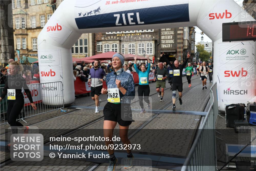 05.10.2025 - 20. swb-Marathon Bremen Yannick Fuchs http://msf.ph/oto/9232973 05.10.2025 11:03:30 Ziel 7776, 9224, 9225, 9246, 9308, 9325, 10142, 10405, 10446, 10963, 10995, 11103, 11124, 11236, 11467, 11502, 11508, 11509 meine-sportfotos.de