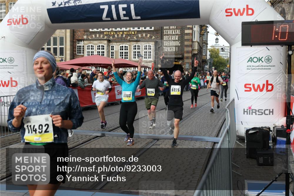05.10.2025 - 20. swb-Marathon Bremen Yannick Fuchs http://msf.ph/oto/9233003 05.10.2025 11:03:31 Ziel 7776, 9224, 9225, 9246, 9308, 10142, 10405, 10446, 10963, 10995, 11103, 11124, 11150, 11236, 11467, 11502, 11508, 11509 meine-sportfotos.de