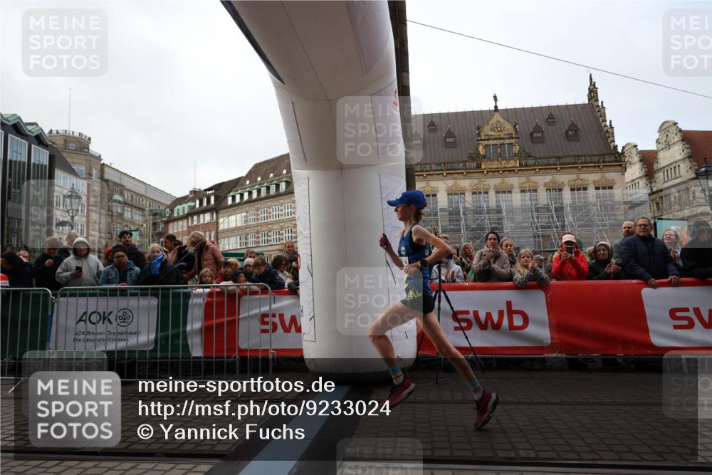 05.10.2025 - 20. swb-Marathon Bremen Yannick Fuchs http://msf.ph/oto/9233024 05.10.2025 10:32:44 Ziel 9280, 11730 meine-sportfotos.de