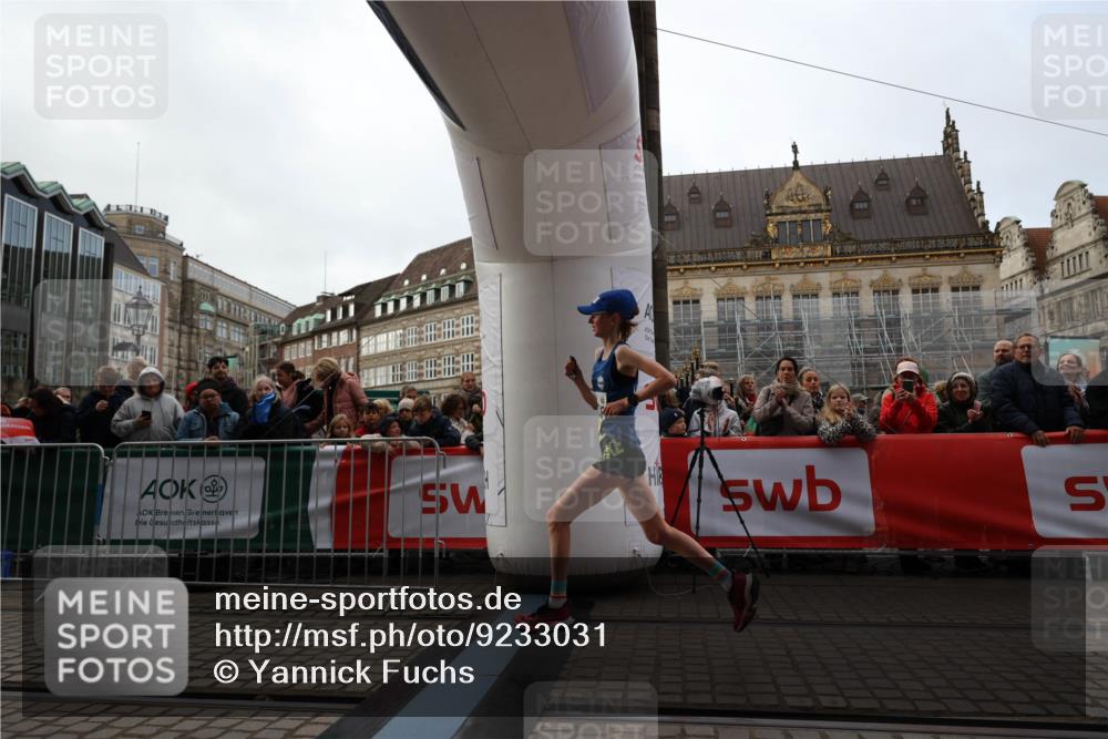 05.10.2025 - 20. swb-Marathon Bremen Yannick Fuchs http://msf.ph/oto/9233031 05.10.2025 10:32:44 Ziel 9280, 11730 meine-sportfotos.de