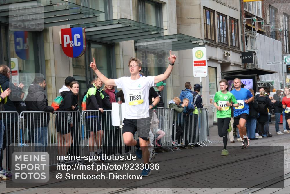 05.10.2025 - 20. swb-Marathon Bremen Strokosch-Dieckow http://msf.ph/oto/9233036 05.10.2025 10:41:42 Ziel 8187, 9364, 9504, 9849, 9884, 10104, 10155, 10691, 10838, 10880, 11422, 11581, 11710, 8187, 9364, 9504, 9849, 9884, 10104, 10155, 10691, 10838, 10880, 11422, 11581, 11710 meine-sportfotos.de