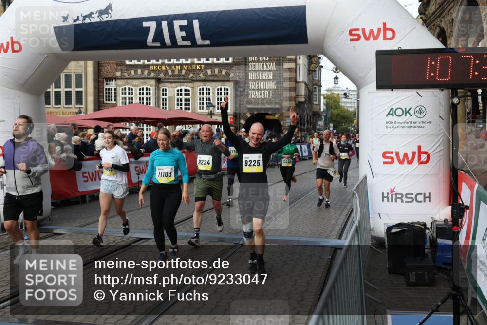 05.10.2025 - 20. swb-Marathon Bremen Yannick Fuchs http://msf.ph/oto/9233047 05.10.2025 11:03:31 Ziel 7776, 9224, 9225, 9246, 9308, 10142, 10405, 10446, 10963, 10995, 11103, 11124, 11150, 11236, 11467, 11502, 11508, 11509 meine-sportfotos.de