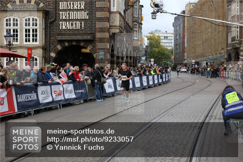 05.10.2025 - 20. swb-Marathon Bremen Yannick Fuchs http://msf.ph/oto/9233057 05.10.2025 10:32:50 Ziel 11730 meine-sportfotos.de