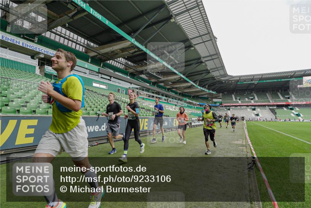 05.10.2025 - 20. swb-Marathon Bremen Michael Burmester http://msf.ph/oto/9233106 05.10.2025 12:54:59 Laufen im Stadion 82, 104, 124, 132, 169, 289, 319, 417, 504, 663, 944, 1308, 1474, 1483, 1543, 1721, 1737, 1896, 1897, 1945, 1976, 2022, 2024, 2180, 2265, 2274, 2431, 2494, 2573, 2642, 2767, 3069, 3193, 3224, 3359, 3436, 3489, 3531, 3703, 3848, 4257, 4595, 4672, 4771, 4816, 4823, 4837, 4919, 4949, 4958, 5022, 5034, 5206, 5452, 5666, 5869, 5978, 6184, 6527, 6583, 6649, 6683, 6853, 7052, 7279, 7494, 7814, 7928, 7986, 8642, 8653, 8737, 53, 524, 756, 950, 1165, 1976, 2841, 3212 meine-sportfotos.de