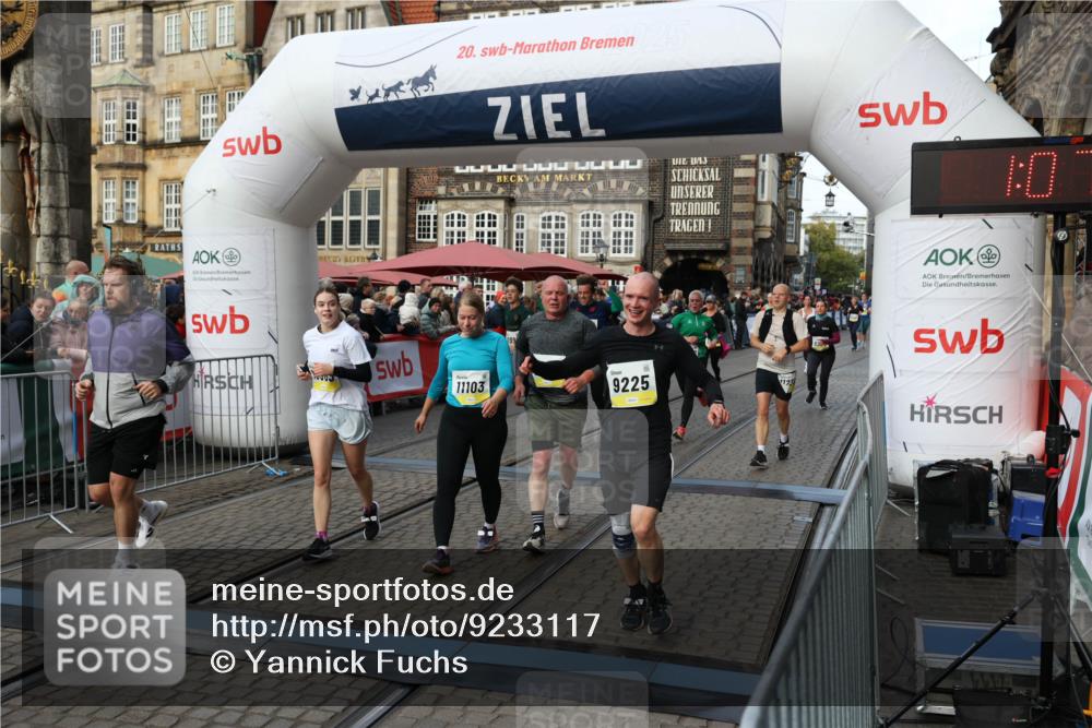 05.10.2025 - 20. swb-Marathon Bremen Yannick Fuchs http://msf.ph/oto/9233117 05.10.2025 11:03:32 Ziel 7776, 9224, 9225, 9246, 9308, 10142, 10405, 10446, 10963, 10995, 11103, 11124, 11150, 11236, 11467, 11502, 11508, 11509 meine-sportfotos.de
