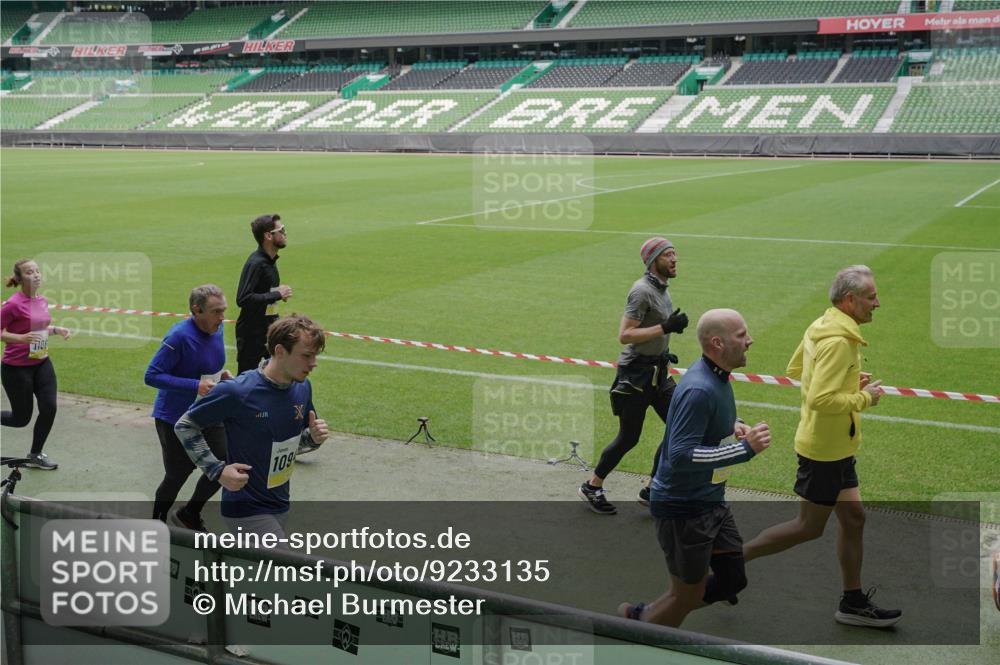 05.10.2025 - 20. swb-Marathon Bremen Michael Burmester http://msf.ph/oto/9233135 05.10.2025 10:31:16 Laufen im Stadion 7251, 9004, 9172, 9196, 9214, 9230, 9252, 9263, 9267, 9277, 9287, 9333, 9337, 9399, 9416, 9425, 9431, 9449, 9457, 9501, 9506, 9584, 9645, 9676, 9683, 9708, 9715, 9742, 9787, 9791, 9852, 9894, 9903, 9934, 9987, 10014, 10016, 10066, 10163, 10199, 10222, 10240, 10251, 10279, 10317, 10321, 10356, 10378, 10380, 10438, 10449, 10479, 10514, 10537, 10543, 10556, 10609, 10625, 10636, 10638, 10655, 10668, 10669, 10698, 10743, 7733, 9209, 9251, 9906 meine-sportfotos.de