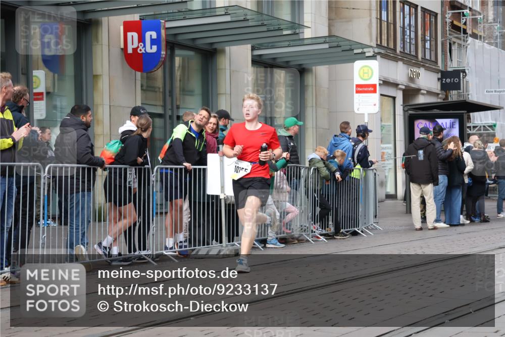 05.10.2025 - 20. swb-Marathon Bremen Strokosch-Dieckow http://msf.ph/oto/9233137 05.10.2025 10:41:45 Ziel 8187, 9364, 9504, 9849, 9884, 10104, 10155, 10691, 10838, 11217, 11422, 11581, 11710, 8187, 9364, 9504, 9849, 9884, 10104, 10155, 10691, 10838, 11217, 11422, 11581, 11710 meine-sportfotos.de