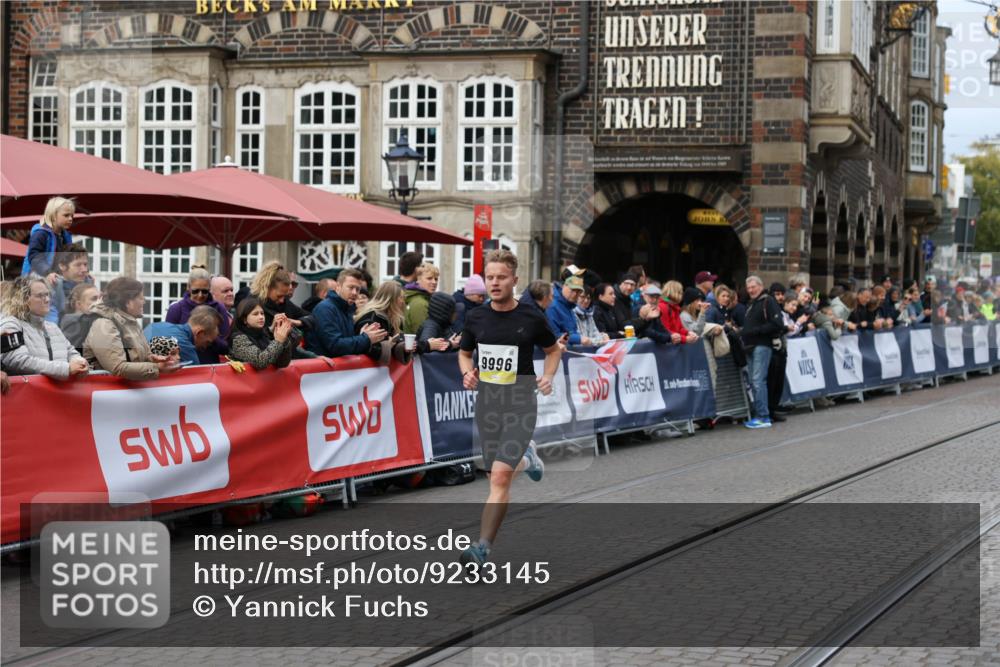 05.10.2025 - 20. swb-Marathon Bremen Yannick Fuchs http://msf.ph/oto/9233145 05.10.2025 10:32:52 Ziel 9996 meine-sportfotos.de