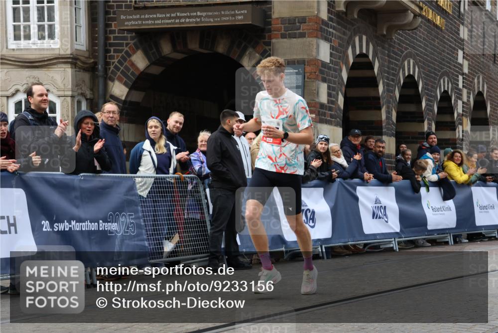 05.10.2025 - 20. swb-Marathon Bremen Strokosch-Dieckow http://msf.ph/oto/9233156 05.10.2025 12:34:13 Ziel 888, 1663 meine-sportfotos.de