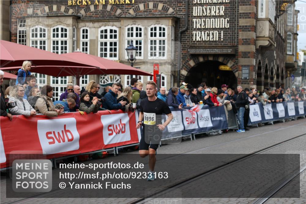 05.10.2025 - 20. swb-Marathon Bremen Yannick Fuchs http://msf.ph/oto/9233163 05.10.2025 10:32:52 Ziel 9996 meine-sportfotos.de