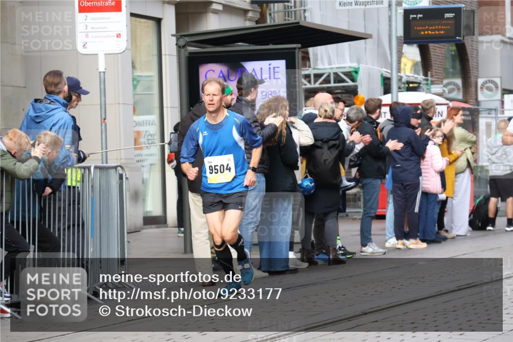 05.10.2025 - 20. swb-Marathon Bremen Strokosch-Dieckow http://msf.ph/oto/9233177 05.10.2025 10:41:47 Ziel 8187, 9364, 9504, 9849, 10104, 10155, 10691, 10838, 11217, 11422, 8187, 9364, 9504, 9849, 10104, 10155, 10691, 10838, 11217, 11422 meine-sportfotos.de