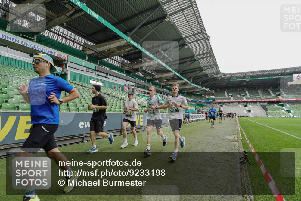 05.10.2025 - 20. swb-Marathon Bremen Michael Burmester http://msf.ph/oto/9233198 05.10.2025 12:55:14 Laufen im Stadion 82, 104, 124, 169, 319, 417, 663, 760, 944, 1308, 1326, 1474, 1483, 1531, 1721, 1737, 1897, 1910, 1945, 2022, 2024, 2180, 2265, 2274, 2431, 2494, 2605, 2642, 2716, 2767, 3069, 3224, 3359, 3489, 3531, 3838, 3848, 3944, 4212, 4257, 4672, 4771, 4816, 4823, 4837, 4919, 4958, 5034, 5093, 5152, 5177, 5452, 5554, 5833, 5869, 5907, 6106, 6184, 6276, 6527, 6649, 7052, 7814, 7928, 7986, 8642, 8653, 53, 132, 289, 504, 1896, 1976, 2573, 2841, 3212, 5022, 5206, 5978 meine-sportfotos.de