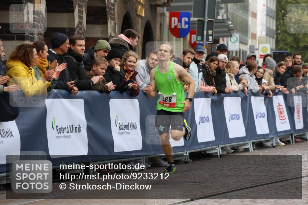 05.10.2025 - 20. swb-Marathon Bremen Strokosch-Dieckow http://msf.ph/oto/9233212 05.10.2025 12:34:19 Ziel 888 meine-sportfotos.de