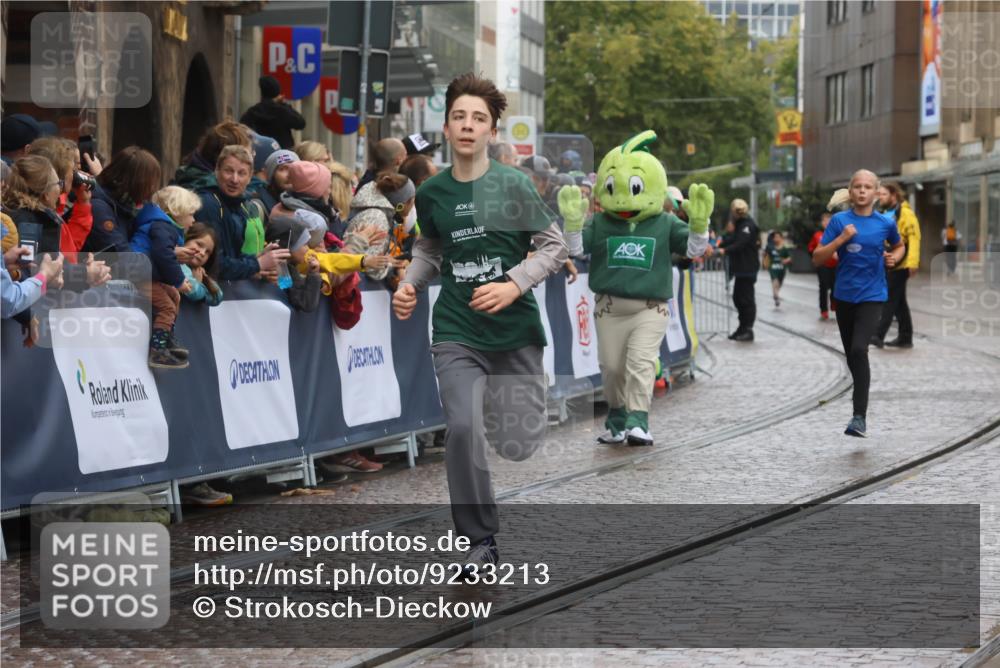 05.10.2025 - 20. swb-Marathon Bremen Strokosch-Dieckow http://msf.ph/oto/9233213 05.10.2025 15:18:18 Ziel  meine-sportfotos.de