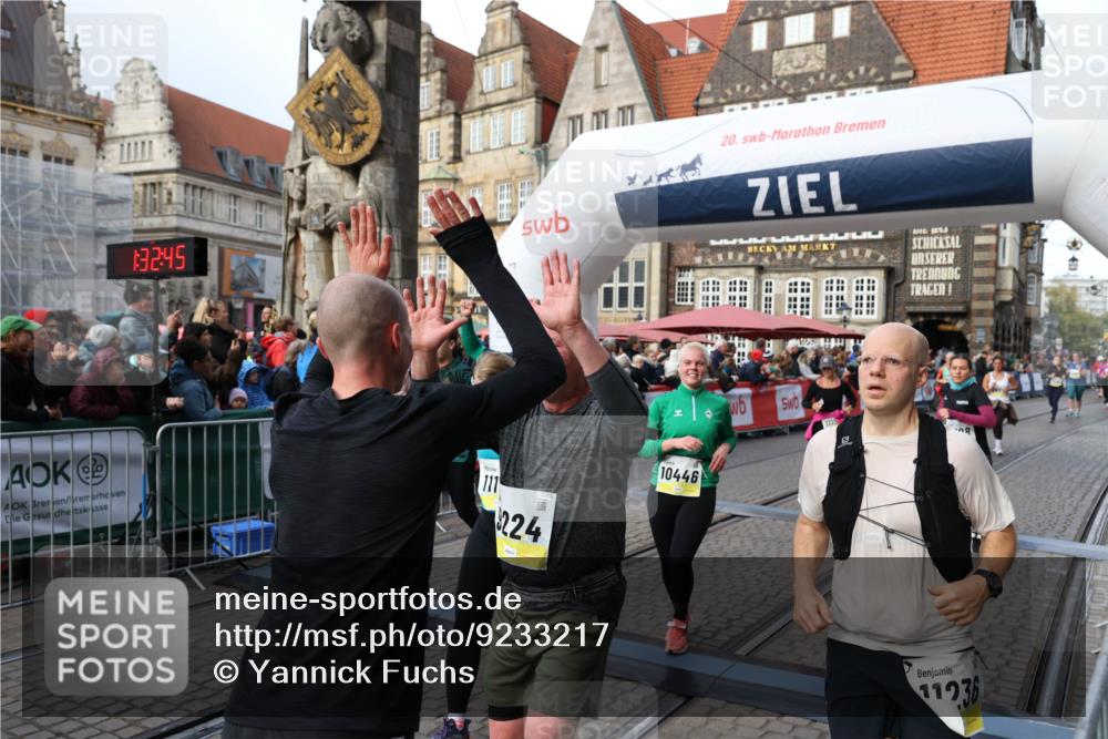 05.10.2025 - 20. swb-Marathon Bremen Yannick Fuchs http://msf.ph/oto/9233217 05.10.2025 11:03:34 Ziel 7776, 9224, 9225, 9308, 9498, 9850, 10446, 10963, 10995, 11103, 11124, 11150, 11236, 11467, 11502 meine-sportfotos.de
