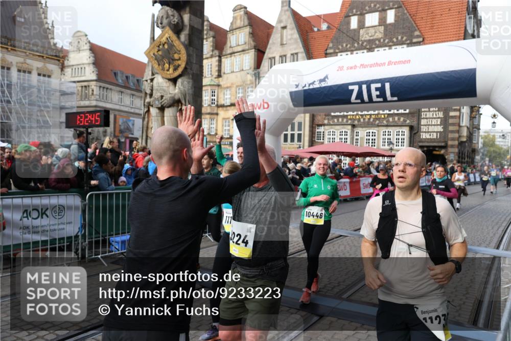 05.10.2025 - 20. swb-Marathon Bremen Yannick Fuchs http://msf.ph/oto/9233223 05.10.2025 11:03:34 Ziel 7776, 9224, 9225, 9308, 9498, 9850, 10446, 10963, 10995, 11103, 11124, 11150, 11236, 11467, 11502 meine-sportfotos.de