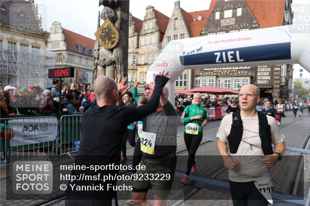 05.10.2025 - 20. swb-Marathon Bremen Yannick Fuchs http://msf.ph/oto/9233229 05.10.2025 11:03:34 Ziel 7776, 9224, 9225, 9308, 9498, 9850, 10446, 10963, 10995, 11103, 11124, 11150, 11236, 11467, 11502 meine-sportfotos.de