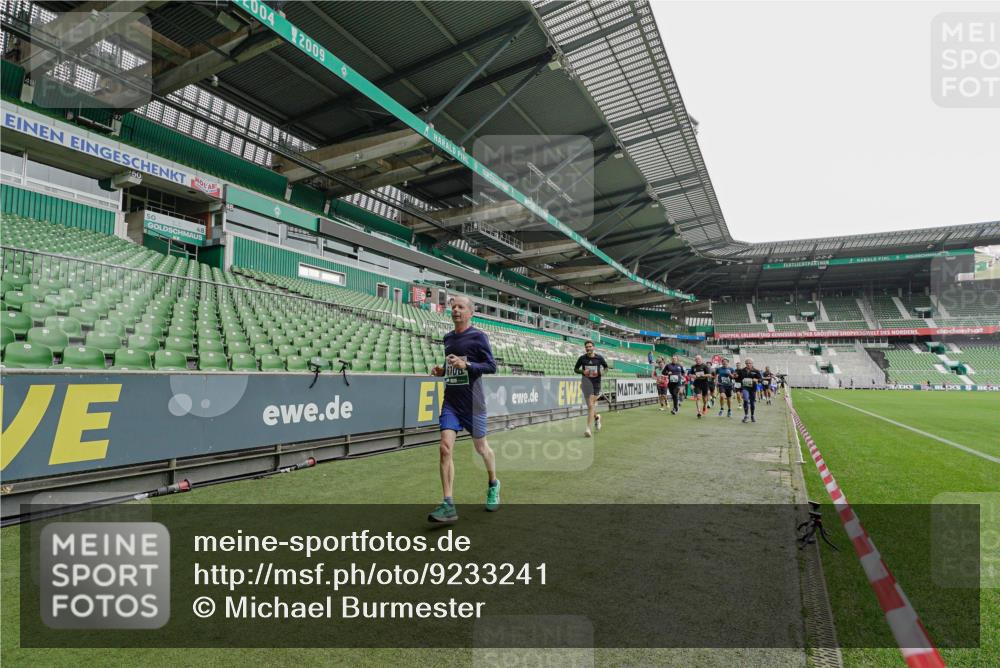 05.10.2025 - 20. swb-Marathon Bremen Michael Burmester http://msf.ph/oto/9233241 05.10.2025 12:55:26 Laufen im Stadion 78, 82, 104, 124, 169, 240, 319, 417, 663, 760, 944, 1261, 1326, 1474, 1483, 1490, 1531, 1721, 1737, 1774, 1910, 1945, 2022, 2162, 2265, 2431, 2459, 2494, 2605, 2642, 2716, 2884, 2942, 3069, 3074, 3489, 3515, 3519, 3531, 3612, 3838, 3848, 3944, 4079, 4116, 4195, 4212, 4257, 4456, 4672, 4771, 4796, 4816, 4823, 4853, 4919, 5034, 5093, 5152, 5177, 5289, 5484, 5554, 5691, 5719, 5833, 5907, 6048, 6106, 6184, 6276, 6527, 6570, 6615, 6649, 6744, 6820, 6937, 7052, 8642 meine-sportfotos.de