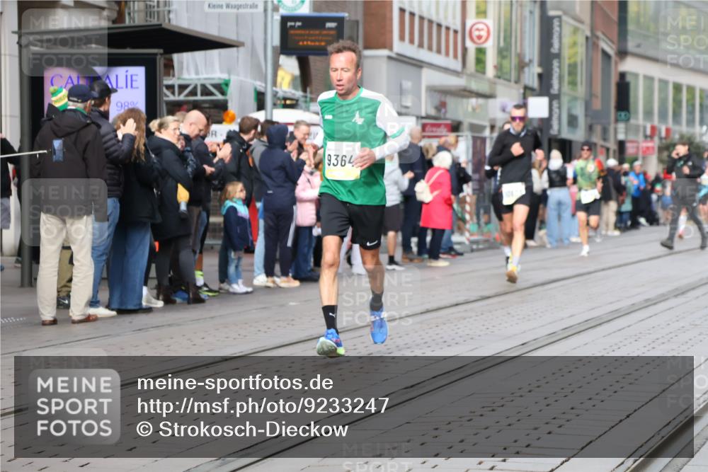 05.10.2025 - 20. swb-Marathon Bremen Strokosch-Dieckow http://msf.ph/oto/9233247 05.10.2025 10:41:56 Ziel 8187, 9364, 9504, 9700, 9775, 9849, 10208, 10375, 10838, 11217, 11230, 11422, 8187, 9364, 9504, 9700, 9775, 9849, 10208, 10375, 10838, 11217, 11230, 11422 meine-sportfotos.de