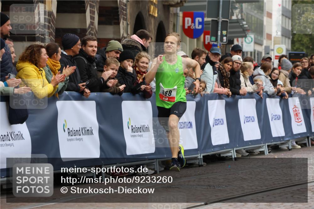 05.10.2025 - 20. swb-Marathon Bremen Strokosch-Dieckow http://msf.ph/oto/9233260 05.10.2025 12:34:20 Ziel 888 meine-sportfotos.de